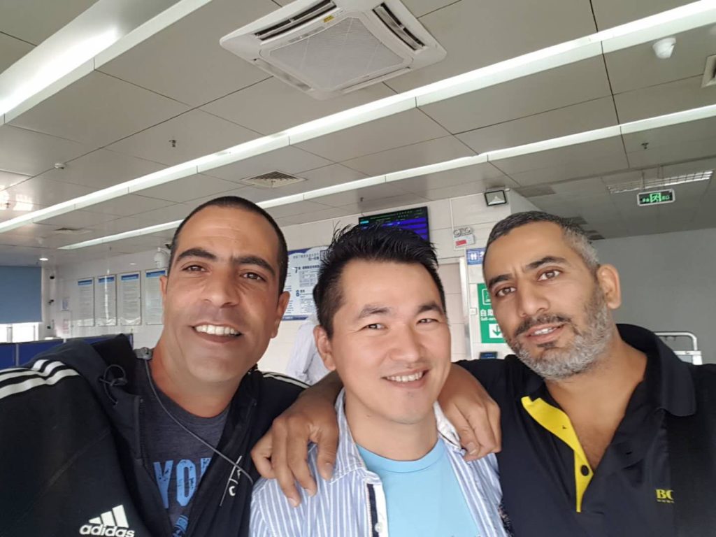 ISHA Lighting team meeting with overseas clients to discuss LED lighting cooperation